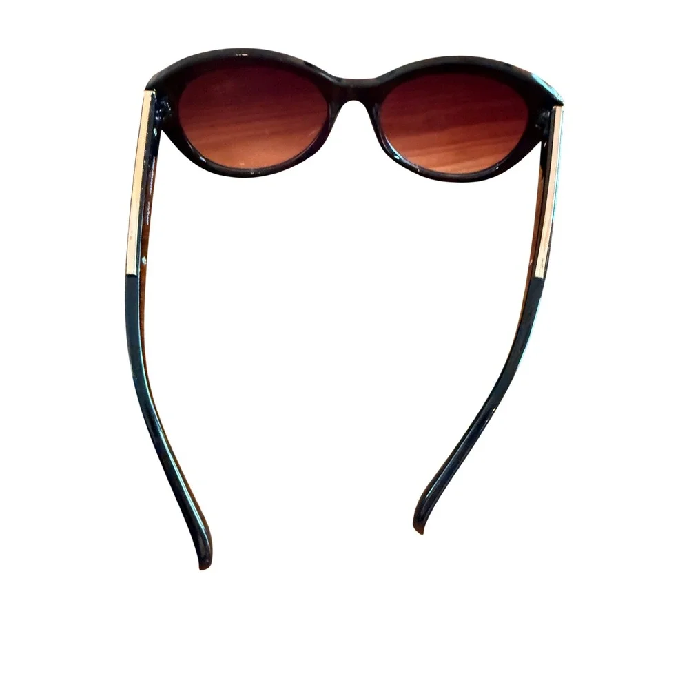 Foster Grant‎ SR1217 Black Cat Eye Sunglasses Gold Temple Accents 10235585.FWM